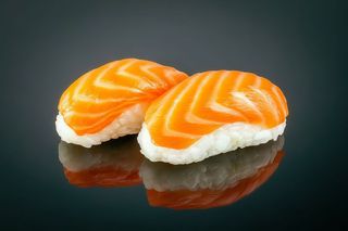 32. Nigiri Sake - 2 pezzi