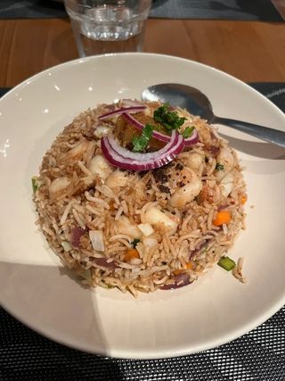 Arroz Frito com Camarão do Nepal