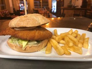 Hamburguesa De Pollo Empanado
