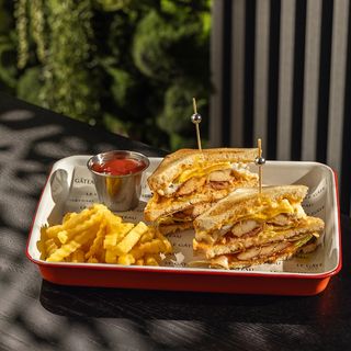 ქლაბ სენდვიჩი კარტოფილი ფრით