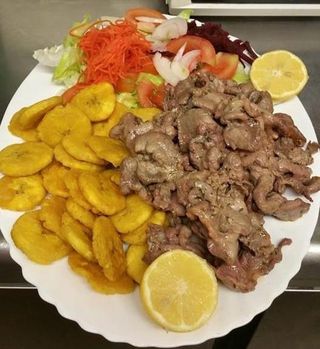 Plato Combinado De Carnita De Cerdo