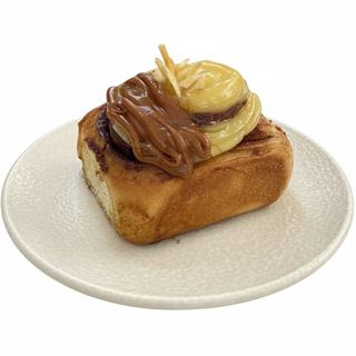 Cinnamon roll plátano y caramelo