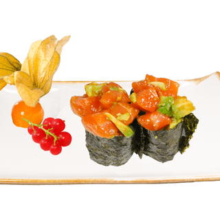 106.Gunkan Salmón Y Aguacate (2 Uds.)