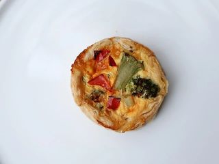 Кіш з броколлі і болгарським перцем