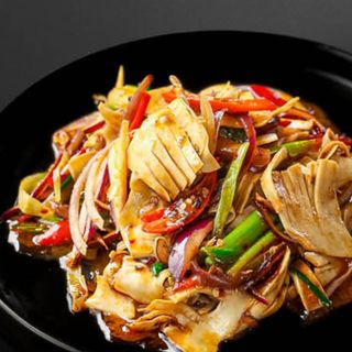 火爆黄喉 Vena de ternera picante salteada