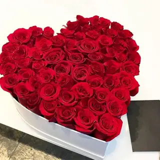 Rose in scatola di cuore