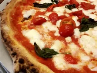 Pizza tricolore