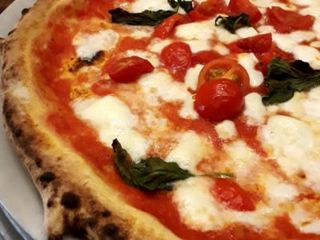 Pizza tricolore