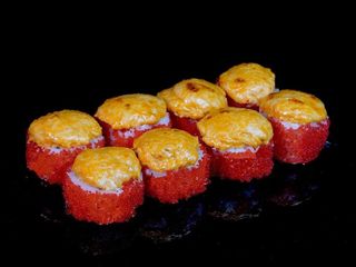 Uramaki zapiekane z tuńczykiem 8 szt.