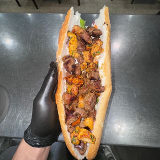 Bocadillo Mixto De Hígado Y pollo