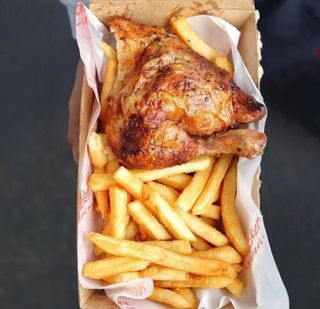 CHICKEN AND CHIPS (FRENCH FRIES)