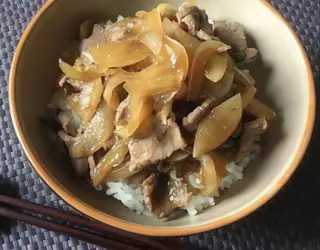 Donburi manzo