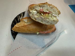 Bocadillo Caliente De Vegetal De Pollo