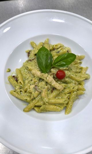 Penne pesto e Pollo