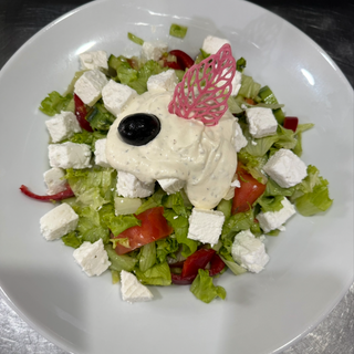 Salata cu branza de capra