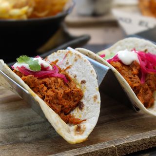 Tacos de cochinita pibil