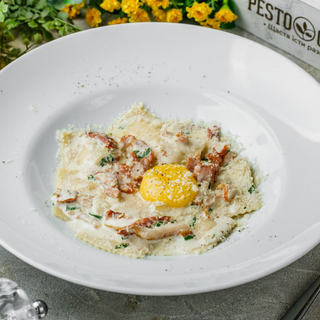 Равіолі з куркою в соусі Карбонара (280 порц.)