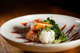 Salmon a la brasa 