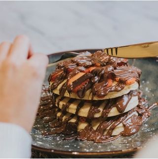 Panquecas com morangos e topping (3 rodelas)