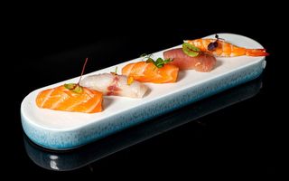 N16. Nigiri misto - 5 pezzi