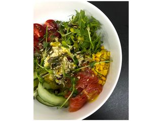 Боул з лососем та кус кусом