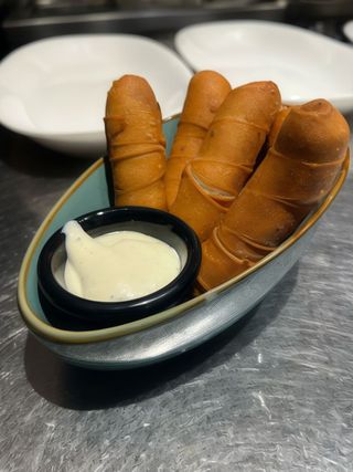 Deditos o tequeños de plátano maduro relleno de queso (6 uds.)