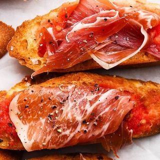 Pan Con Tomate Con Serrano Y Orégano