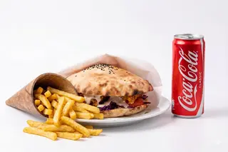 Combo pileći sendvič veliki + Coca Cola + Pomfrit