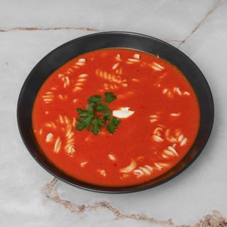 Pomidorowa z makaronem