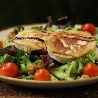 Ensalada De Rulo De Cabra