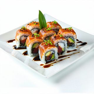 82A .-Rollito Maguro Con Arroz Negro 8 pzs.