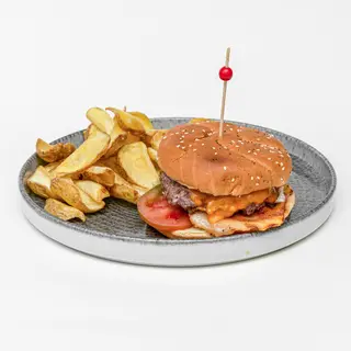 Hamburger di scottona con patatine