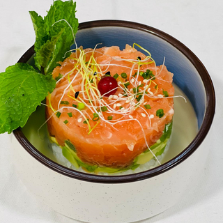 85. Tarta De Salmão E Abacate.