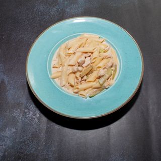 Penne sa piletinom i tikvicama