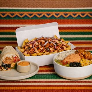 Pack Burrito/Bowl + Pulled Pork Fries