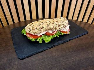 Pão de Sementes com Pasta de Atum