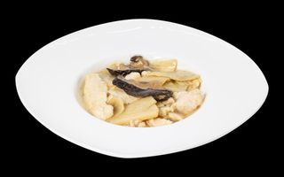 35. Pollo con bambù e funghi