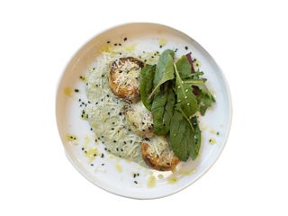 Сирники з шпинатом  під соусом песто (225g)