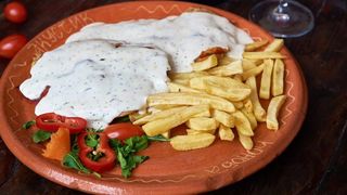 Piletina sa njeguškim pršutom