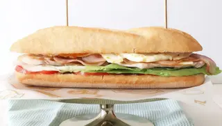 Bocadillo De Chivito De Pechuga (23 Cm.)