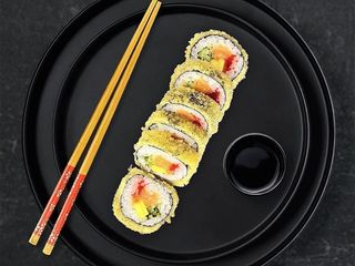 Futomaki łosoś w tempurze 6 szt.