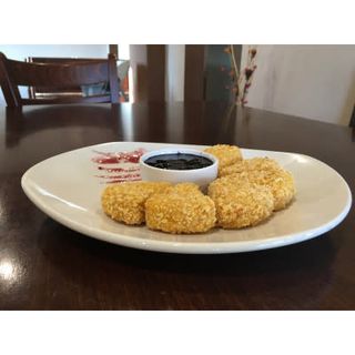 Топени сиренца с корнфлейкс и сладко от боровинки