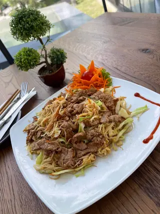 Taietei la wok cu vita