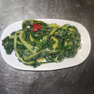 Cicoriette saltate appena piccanti