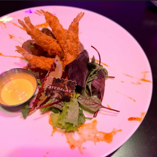 Креветки панко з бейбі картоплею