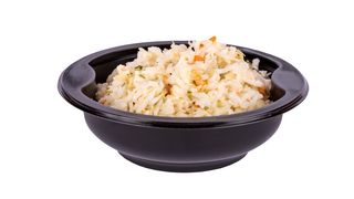 Surówka colesław z wykwintnym sosem chrzanowym