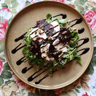 Sałatka z kozim serem