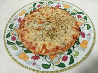 21. Pizza 4 Quesos Mediana