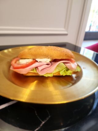 Sandwich mortadella