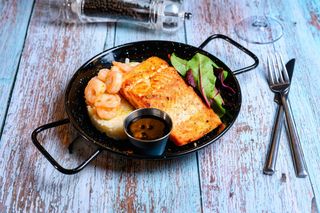 Somon cu sos teriyaki și orez